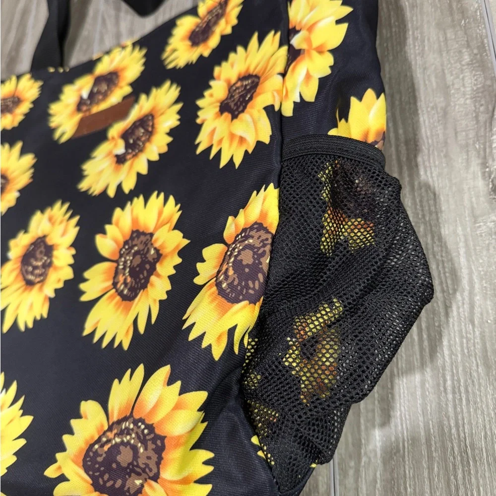 Black sunflower tote w tons of pockets - Picture 2 of 8